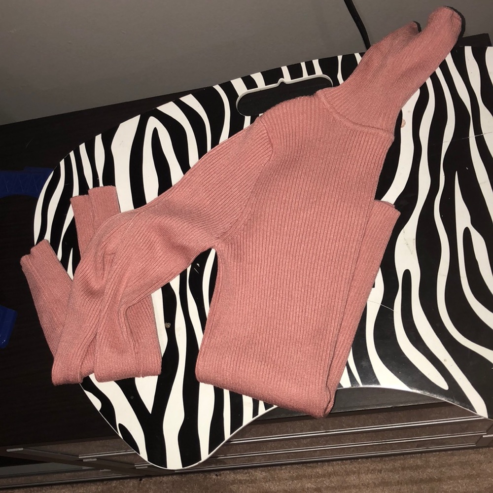 Cute pink turtle neck